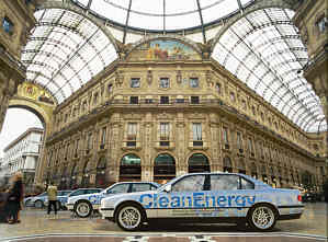 BMW 750hl (E38) in Mailand whrend der CleanEnergy World Tour