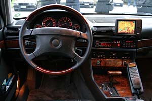 Das Cockpit des BMW 730i von Ralph Hlshoff