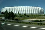 In Mnchen wird die Allianz-Arena passiert. Hier findet an diesem Tag das WM Erffnungsspiel statt.