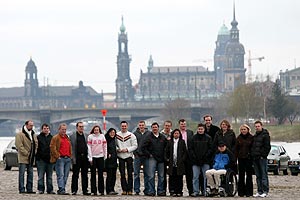 10. Dresdner Stammtisch: Gruppenfoto an der Elbe