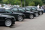 BMW 7er-Reihe - eigentlich htten alle rechten Vorderrder in der Regenrinne stehen sollen