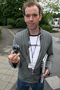 Matthias (TheTwinS74) lief mit einer Webcam ber das Gelnde; das Bild wurde live ins Web bertragen