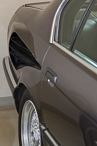 BMW 7er mit V16-Motor, aus Platzgrnden wurde die Khlung hinten angebracht