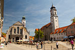 Marktplatz in Lindau mit Kirche St. Stephan und Münster Unserer Lieben Frau