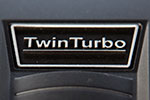TwinTurbo Schild auf der Motorabdeckung des BMW 750Li (F02) von Christian ('Christian')