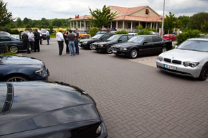 BMW 7er-Parkplatz am Café del Sol in Castrop-Rauxel