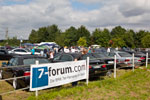 für die 7er-Fahrer reservierter Platz beim BMW Treffen auf Pauls Bauernhof 2012