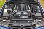 auf Gas-Antrieb umgebauter V12-Motor mit 5,7 Liter Hubraum im BMW Alpina B12 5,7 (E38) 