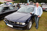 Michael ('7owner') vor seinem BMW 735i (E38) beim BMW Treffen auf Pauls Bauernhof 
