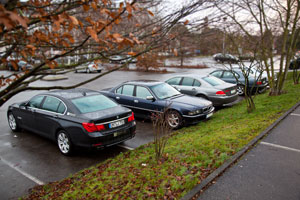 BMW 7er Parkplatz am Wickrather Brauhaus in Mnchengladach-Wickrath
