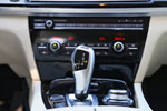 BMW 730dL (F02 LCI), Automatikwählhebel und iDrive Controller