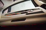 BMW 730Ld (F02) von Christian ('Christian'), ambientes Licht durch LED-Lichtleisten in der Ablage und unterhalb des Fensters