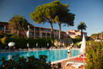 grosser Swimmingpool im Hotel Les Jardins in Sainte Maxime