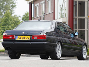 Teures Vergngen: In den niederlanden werden Fahrzeuge nach ihrem Gewicht besteuert; was das in diesen Fall fr die Unterhaltskosten bedeutet, kann sich jeder denken