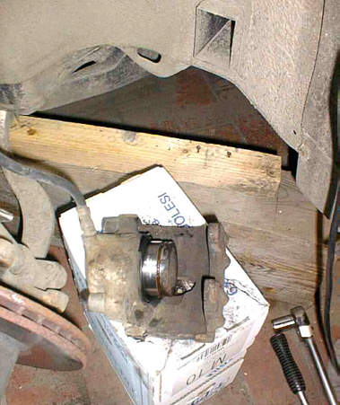 Bremssattelreinigung BMW 7er (E32), Bild 3