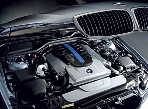 BMW Hydrogen 7 mit bivalentem V12-Motor f�r Wasserstoff- und Benzinbetrieb