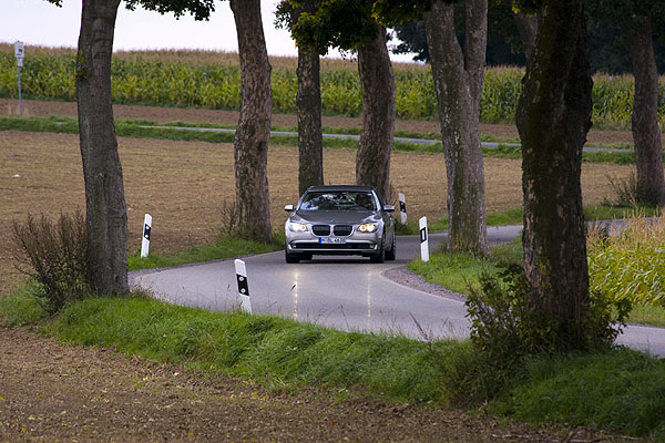 auch fr die Landstrae geeignet: der BMW 750Li
