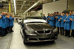 Start der Serienproduktion im BMW Werk Leipzig. Der erste 3er BMW luft vom Band
