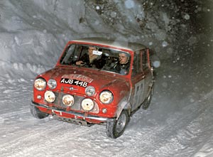 Wiederholungst�ter: Der Mini Cooper S gewinnt 1965 zum zweiten Mal die Rallye Monte Carlo, diesmal mit M�kinen/Easter