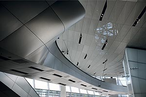BMW Welt Baustelle, Foto aus Juli 2007, Innenansicht mit Galerie