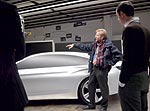 BMW Concept CS - Chris Bangle (Director Design BMW Group) am Designmodell