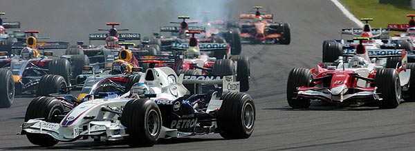 Nick Heidfeld beim F1-Rennen in Spa / Belgien; Szene kurz nach Rennbeginn