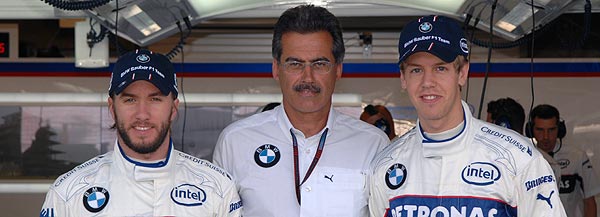 Mario Theissen (Mitte) mit den beiden USA-Fahrern Nick Heidfeld (r.) und Sebastian Vettel
