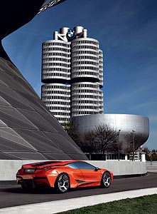 Hommage an den BMW M1, hier vor der BMW-Konzernzentrale in Mnchen
