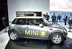 Weltpremiere auf der LA Auto Show: der MINI E