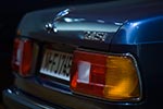der BMW 745i ist ab 1980 das Spitzenmodell der ersten 7er-Reihe (Modell E23)