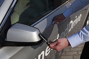 Forschungsprojekt multifunktionaler Autoschl�ssel - BMW Key