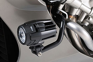 LED Zusatzscheinwerfer und Motorschutzbgel.