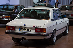   BMW M535i (Modell E12), der Vorlufer der BMW M5 Modelle