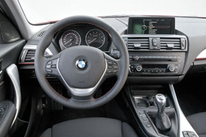 BMW 118i Sport Line (F20), Cockpit