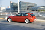 BMW 120d Urban Line (F20) on location in Berlin, im Hintergrund der Hauptbahnhof.