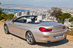 BMW 650i Cabrio auf dem Signal Hill in Kapstadt, Süd-Afrika.