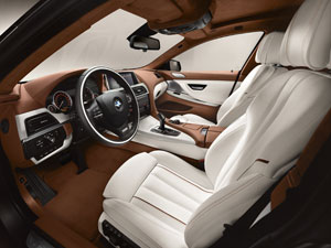 Das neue BMW 6er Gran Coup, Interieur: Leichtbausitz, BMW Individual Volllederausstattung Opalwei mit Amarobraun