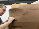 Detailarbeit am Tonmodell des BMW 6er Gran Coup: Andreas Schinner, Formfindung