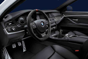 BMW 5er Limousine, BMW M Performance Lenkrad Alcantara mit Blende und Schaltknauf Carbon
