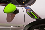 MINI Cooper SD Countryman All4 mit MINI Ray Aussenspiegelklappen in Alien Green (123,98 Eur)