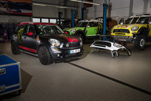 MINI Countryman X-raid Service-Fahrzeug und MINI ALL4 Racing