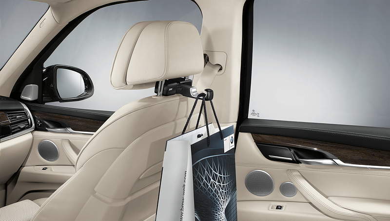 Foto: BMW Original Zubehör für den BMW X5: BMW Travel und Comfort System  Universalhaken (vergrößert)
