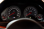 BMW M4 mit BMW M Performance Komponenten: Tachometer