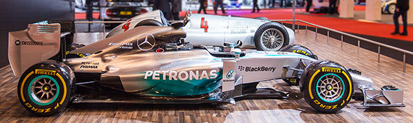 Mercedes-Benz auf der Essen Motor Show 2014 mit dem F1 Siegerfahrzeug von Lewis Hamilton