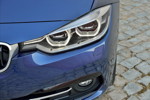 Die neue BMW 3er Limousine. Modell M Sport Line. Neu designte Scheinwerfer und Frontspoiler.