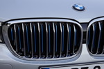 BMW 740Le, blaue Nierenstäbe deuten auf den eDrive Antrieb hin