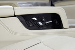 BMW 750Li, Sitzverstellung, Schaler in der Mittelkonsole im Fond