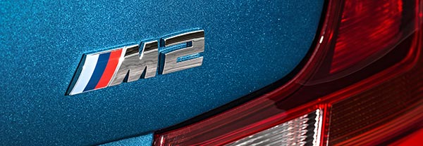 BMW M2, Typbezeichnung am Heck