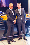 Rolls-Royce CEO Torsten Mller-tvs (links) bei der Weltpremier des Dawn