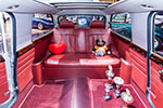 Minilimo / Austin Mini 4-door salon, Innenraum in rotem Leder